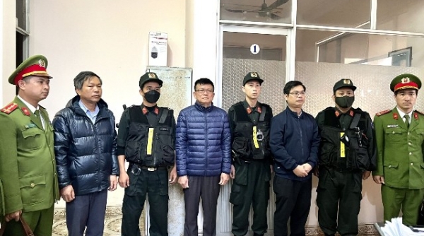 Khởi tố vụ án, bắt tạm giam Giám đốc và 02 phó Giám đốc Trung tâm Đăng kiểm Thừa Thiên Huế