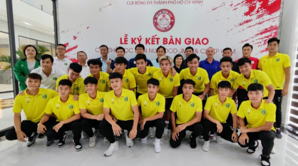  Học viện Bóng đá Nutifood JMG chuyển giao 17 cầu thủ cho CLB Bóng đá TP. Hồ Chí Minh