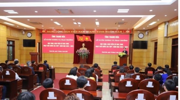 Thanh Hoá tuyên dương, trao thưởng cho học sinh và giáo viên có học sinh đoạt giải quốc gia