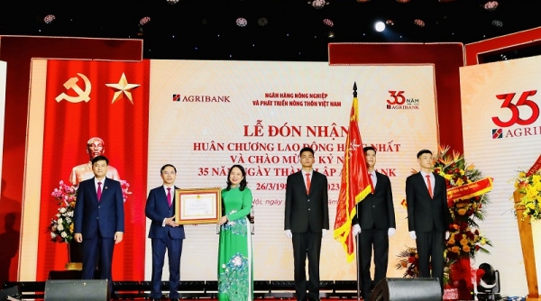 Agribank đón nhận Huân chương Lao động hạng Nhất dịp kỷ niệm 35 năm ngày thành lập