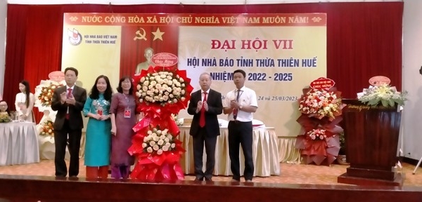 Nhà báo Nguyễn Thị Phương Nam được bầu làm Chủ tịch Hội Nhà báo tỉnh Thừa Thiên Huế