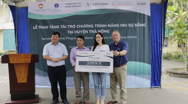VITA Clinic và VinaCapital Foundation trao tặng thiết bị y tế chăm sóc sơ sinh tại Quảng Ngãi