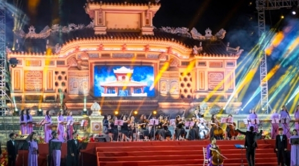 Rực rỡ sắc màu và ánh sáng tại Lễ khai mạc Festival nghề truyền thống Huế 2023
