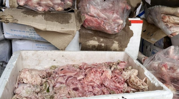 Bắc Giang: Ngăn chặn gần 1 tấn thực phẩm bẩn chuẩn bị đưa vào bếp ăn khu công nghiệp