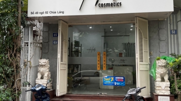 Cửa hàng mỹ phẩm Hinhy Cosmetics: Bày bán hàng hóa không tem nhãn phụ tiếng Việt?