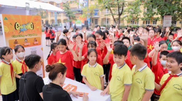 Hàng trăm học sinh trải nghiệm kỹ năng quản lý tiền tại Ngày hội Cha-Ching