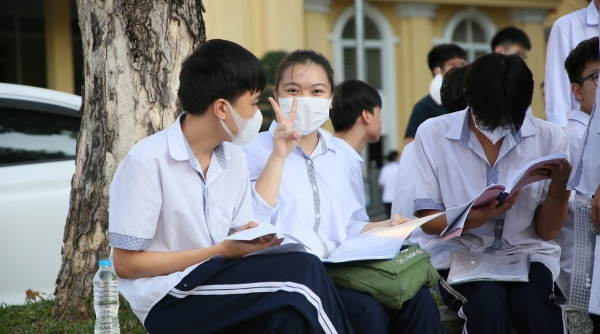 Chiều 2/6: Các thí sinh thi vào Trường THPT Chuyên Hạ Long năm học 2023 - 2024 đã hoàn thành bài thi