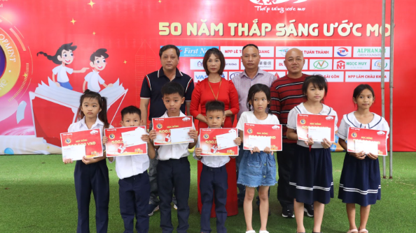 Tập đoàn Điện Quang: '50 năm - Thắp sáng ước mơ'