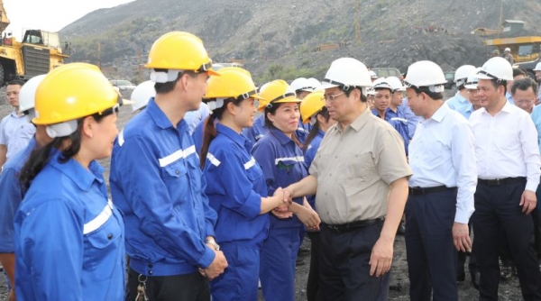 Thủ tướng Chính phủ kiểm tra tình hình sản xuất, cung ứng than - điện tại Quảng Ninh