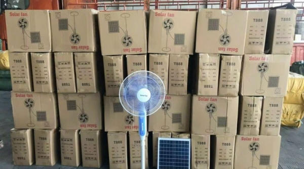 Hà Nội: Tạm giữ số lượng lớn quạt tích điện không rõ nguồn gốc