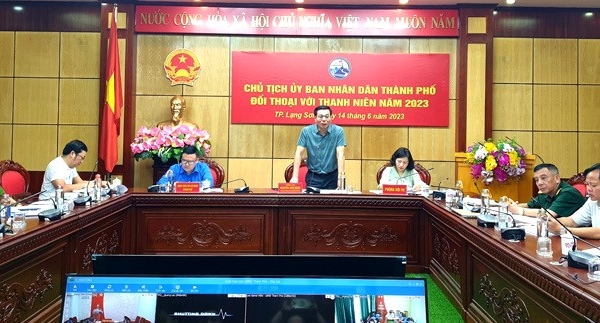 Chủ tịch UBND thành phố Lạng Sơn đối thoại với thanh niên về chuyển đổi số