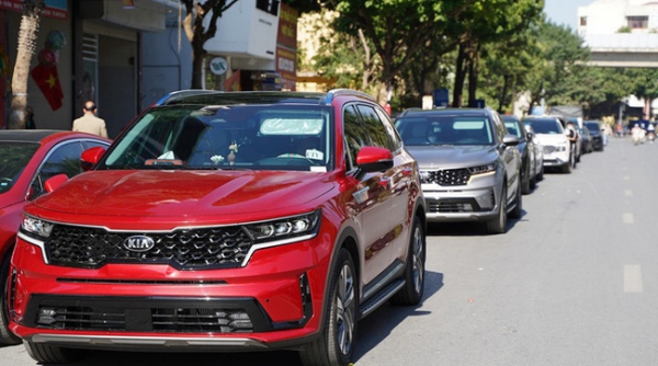 Doanh số bán ô tô tại Việt Nam giảm tháng thứ 2 liên tiếp