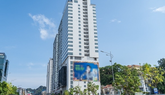 Quảng Ninh: Phá dỡ một phần tòa nhà khách sạn, văn phòng công ty Hương Lan xây vượt tầng ở Hạ Long