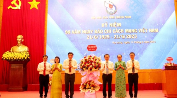 Hội Nhà báo tỉnh Quảng Ninh trao Giải Báo chí tỉnh năm 2022 cho 76 tác phẩm