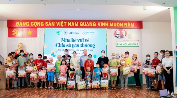 “Mùa hè vui vẻ - Chia sẻ yêu thương” cho 400 bệnh nhi và gia đình tại Bệnh viện Nhi Đồng 2