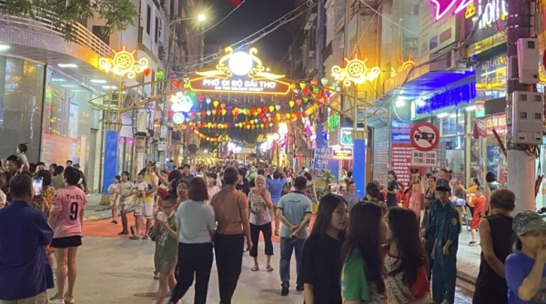 TP. Hạ Long - Quảng Ninh: Chính thức khai trương tuyến phố đi bộ Bài Thơ