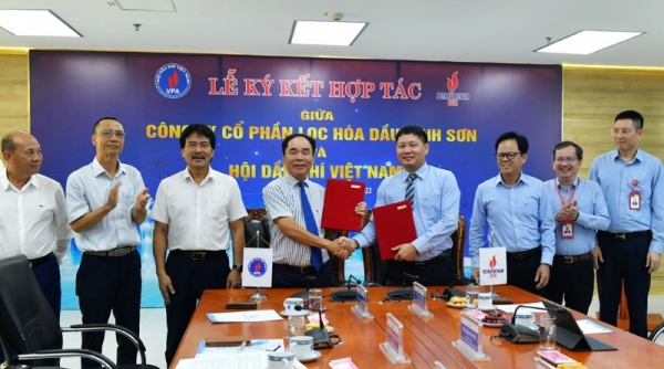 Lọc hóa dầu Bình Sơn và Hội Dầu khí Việt Nam ký kết thỏa thuận hợp tác