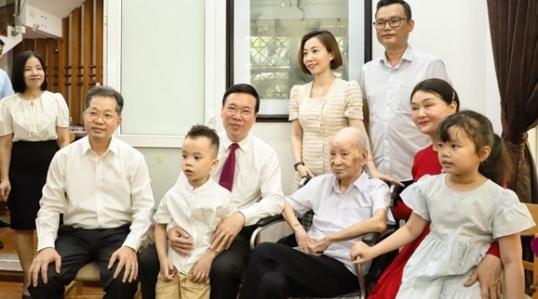 Chủ tịch nước Võ Văn Thưởng thăm gia đình văn hóa tiêu biểu tại TP.Đà Nẵng