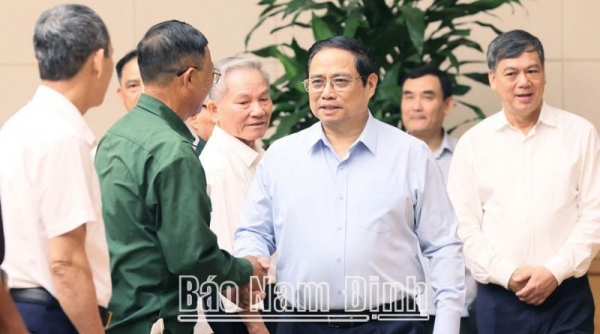 Thủ tướng gặp mặt Đoàn đại biểu người có công tiêu biểu tỉnh Nam Định
