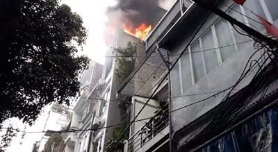 Cháy lớn tại một nhà dân ở phố Khâm Thiên, Hà Nội khiến 3 nạn nhân tử vong