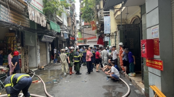 Quận Đống Đa​ - Hà Nội: Thăm hỏi, chia sẻ mất mát với gia đình nạn nhân vụ cháy ở Khâm Thiên