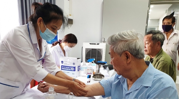 TP. Lạng Sơn: Tổ chức khám sức khỏe, cấp phát thuốc miễn phí cho các đối tượng chính sách