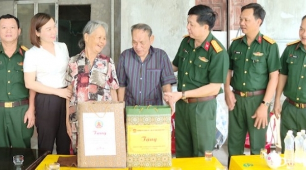 Bộ CHQS tỉnh Thanh Hóa thăm, tặng quà đối tượng chính sách trên địa bàn huyện Quảng Xương