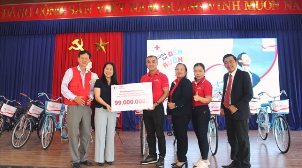 Trao tặng 66 xe đạp cho học sinh vượt khó tại tỉnh Quảng Nam