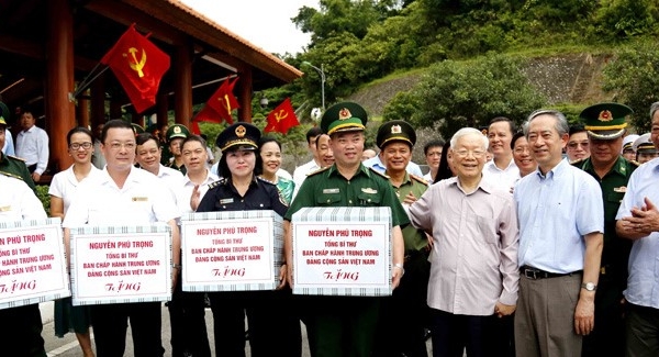 Tổng Bí thư Nguyễn Phú Trọng thăm Cửa khẩu quốc tế Hữu Nghị, tỉnh Lạng Sơn