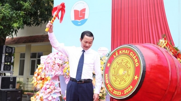 Chủ tịch UBND tỉnh Thanh Hóa dự Lễ khai giảng năm học mới 2023 - 2024 tại Trường THPT Chuyên Lam Sơn