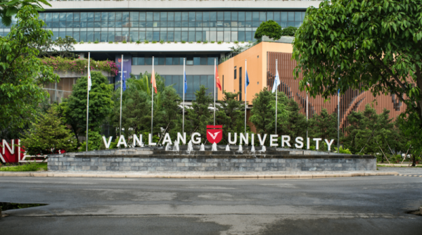 TP. Hồ Chí Minh: Trường Đại học Văn Lang sử dụng lao động nước ngoài không có giấy phép