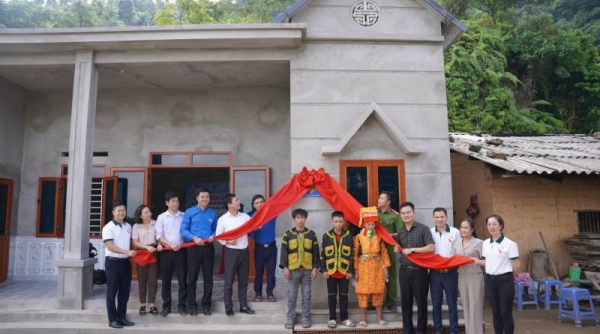 Vietcombank Lạng Sơn: Ủng hộ 30 triệu đồng xây dựng nhà Khăn quàng đỏ