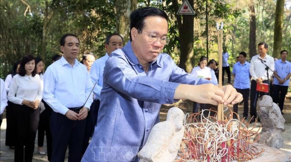 Chủ tịch nước dâng hương tưởng nhớ Chủ tịch Hồ Chí Minh tại Khu di tích quốc gia đặc biệt Tân Trào