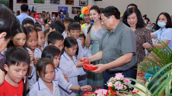 Thủ tướng Phạm Minh Chính vui Tết Trung thu cùng bệnh nhi Viện Huyết học-Truyền máu