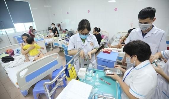 Dịch sốt xuất huyết đang diễn biến phức tạp tại Việt Nam