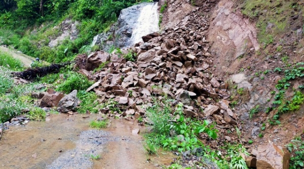 Cảnh báo mưa lớn gây lũ quét, sạt lở đất tại các miền Trung