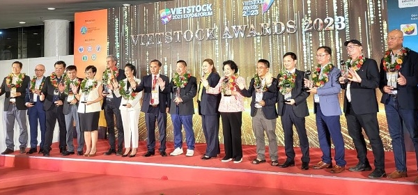 Vinh danh 20 doanh nghiệp có đóng góp tích cực cho ngành chăn nuôi, thủy sản Việt Nam