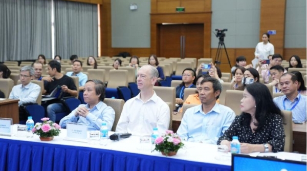 Bác sĩ Việt Nam trình diễn kỹ thuật mổ tai phức tạp tại Hội nghị quốc tế