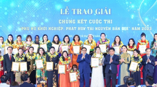 Thủ tướng Phạm Minh Chính dự lễ trao giải chung kết toàn quốc cuộc thi " Phụ nữ khởi nghiệp, phát huy tài nguyên bản địa" năm 2023