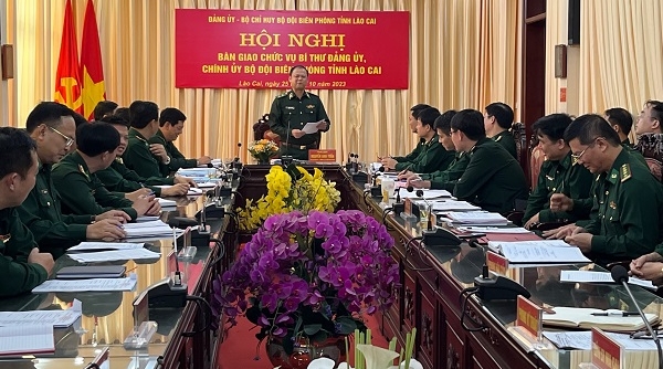 Bàn giao chức vụ Bí thư Đảng ủy, Chính ủy Bộ đội Biên phòng tỉnh Lào Cai