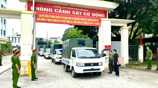 Công an tỉnh Thanh Hóa bàn giao hơn 200 xe ô tô tải cho Công an xã, thị trấn
