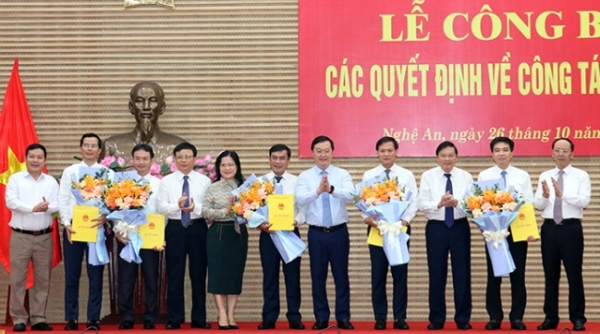 Công bố các quyết định của Chủ tịch UBND tỉnh Nghệ An về công tác cán bộ