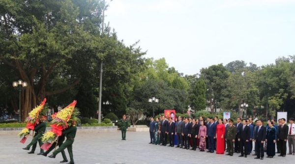 Dâng hương kỷ niệm 114 năm ngày sinh đồng chí Hoàng Văn Thụ