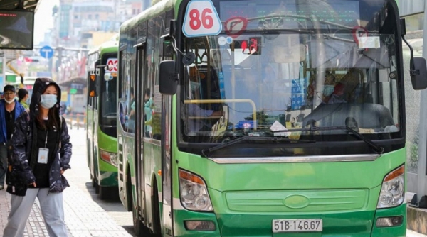 Những đối tượng ưu tiên đi xe buýt có thể xuất trình VNeID