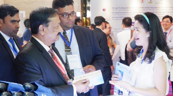 Bác sĩ Việt Nam trình diễn mổ tim tại hội nghị quốc tế