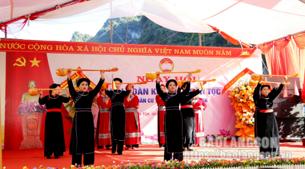 Chủ tịch UBND tỉnh Lạng Sơn dự Ngày hội Đại đoàn kết toàn dân tộc tại khu dân cư