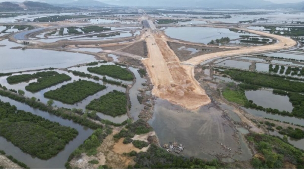 Nhiều lần điều chỉnh gia hạn, dự án nút giao lớn nhất Quảng Ninh khó hoàn thành tiến độ