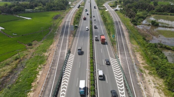 Bộ Giao thông vận tải yêu cầu các đơn vị rà soát nâng tốc độ cao tốc 4 làn xe lên 90km/h