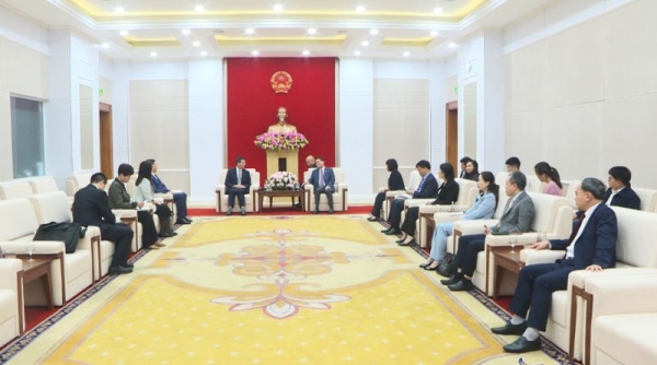 Phó Chủ tịch UBND tỉnh Quảng Ninh Bùi Văn Khắng tiếp xã giao đoàn công tác tỉnh Phúc Kiến