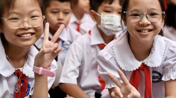 Học sinh thuộc hộ cận nghèo ở Hà Nội sẽ được miễn học phí từ 01/01/2024